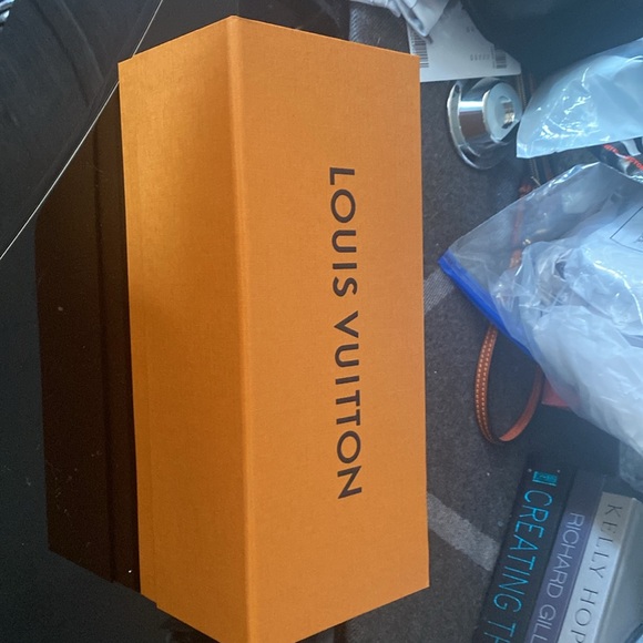Louis Vuitton Perfume Set of 2 samples comes in LV box - Picture 2 of 7